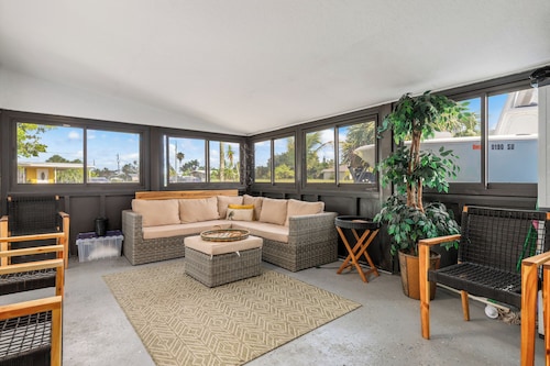Relax N Rentals Waterfront 4BR 2BA Port Charlotte FL Pool Kayaks Harbor Access