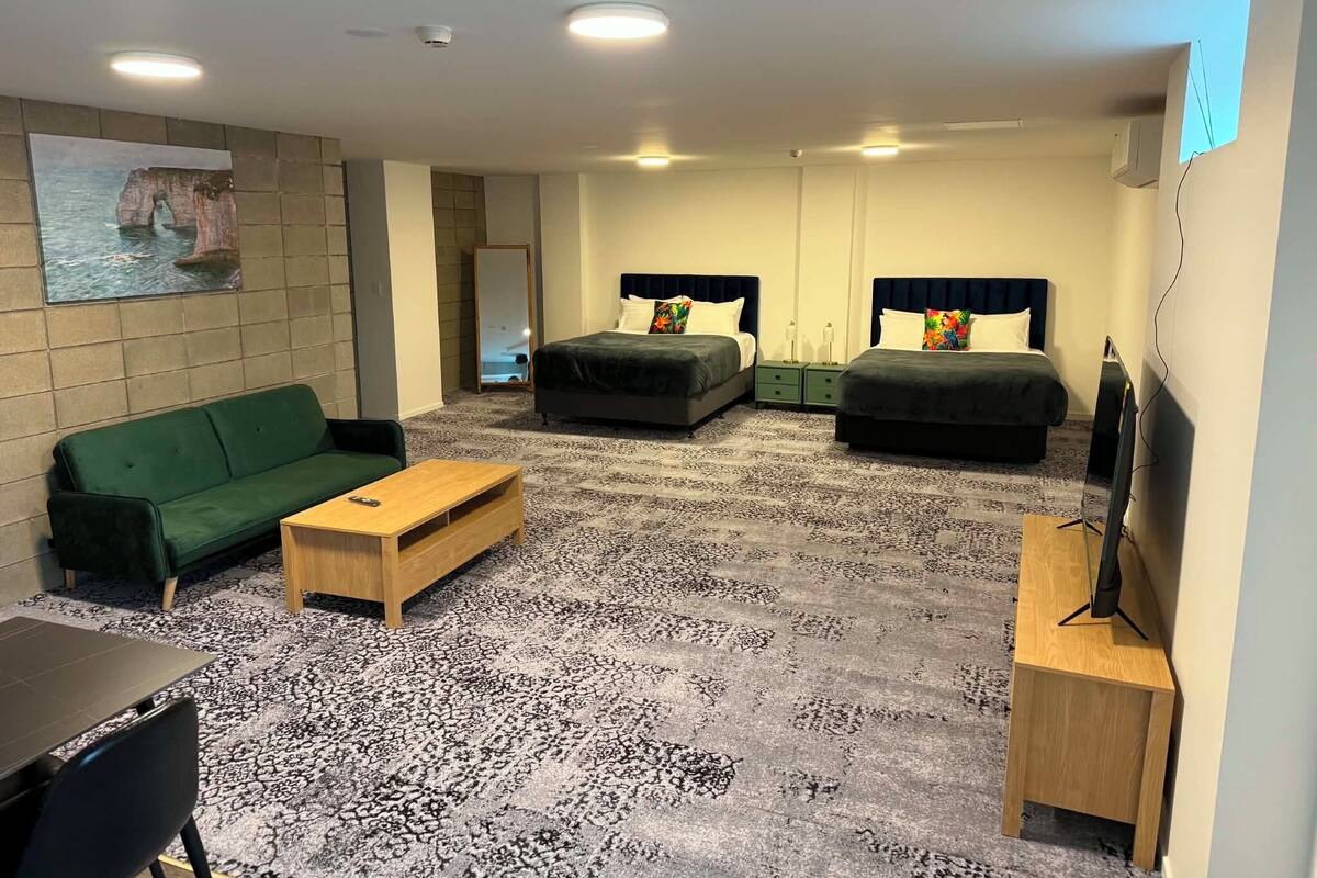 Estúdio econômico, 2 camas Queen | Roupas de cama de algodão egípcio, roupas de cama premium
