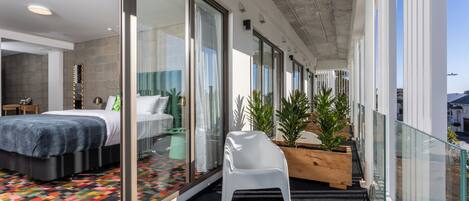 Deluxe Studio, City View | Egyptian cotton sheets, premium bedding, individually decorated