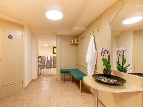 Apartment | Spa treatment - Welcoming Apartment in Langenfeld With Sauna (Laengenfeld)