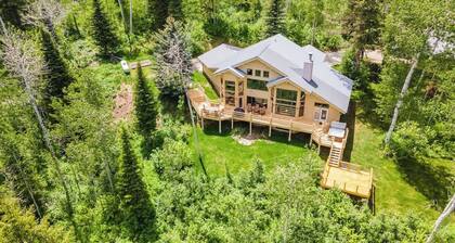 Teton Homestead: Majestic 22-Acre Estate + Views