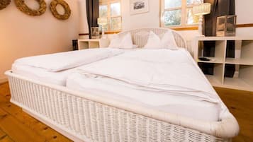 1 bedroom, individually furnished