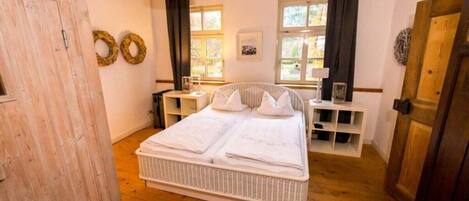 1 bedroom, individually furnished