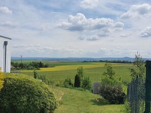 Pool - Uitzicht op de Pellenz (Andernach)