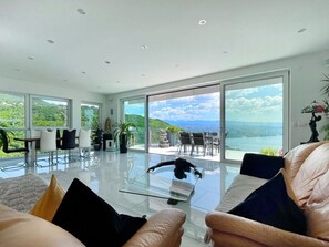 Fireplace - Villa White Pearl Diamond (Opatija)