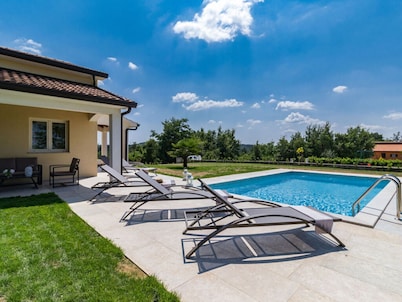 Villa Zorica Comfortable Holiday Residence