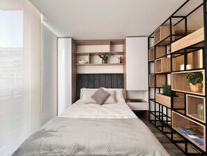 1 chambre, bureau, fer et planche à repasser, Wi-Fi