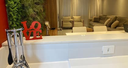 Casa de Luxo, com Piscina na Penha, ZL. Aceita day use até 30 Pessoas