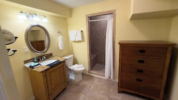 House, Multiple Beds, Patio, Garden View (Pompano Beachview Home) | Bathroom