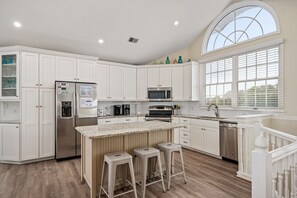 Fridge, microwave, oven, stovetop - The Good Stuff: Oceanside, Private Pool, Two Hot Tubs, Easy walk to Beach! (Corolla)