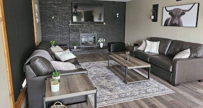 Near Ivy Black Venue | Sleeps 8 | 20 Min to Duluth