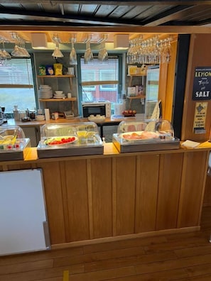Free daily cooked-to-order breakfast