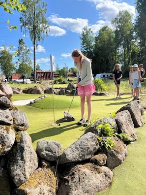 Mini-golf