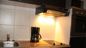 House | Private kitchen | Oven, electric kettle, toaster - 5 Rheinblick Modern Retreat (Linz am Rhein)