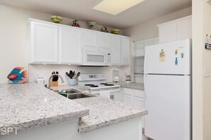 Condo, Multiple Beds, Balcony (Sea Dancer #10) | Private kitchen | Fridge, microwave, oven, stovetop