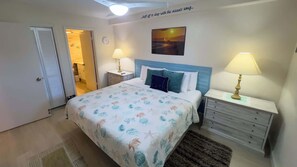 Condo, varias camas, balcón (Villa del Sol - #205) | 2 habitaciones, decoración personalizada y muebles diferentes