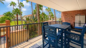 Condo, Berbilang Katil, Balcony (Villa del Sol - #205) | Tempat makan luar