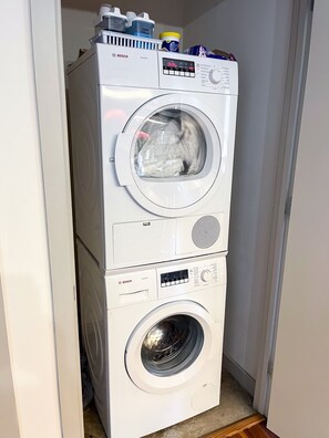 Interior - Cozy Retreat with Rooftop Pool, Parking, and Spacious Comfort (Dallas)