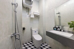 Dusche, Hydromassagedusche, kostenlose Toilettenartikel, Haartrockner