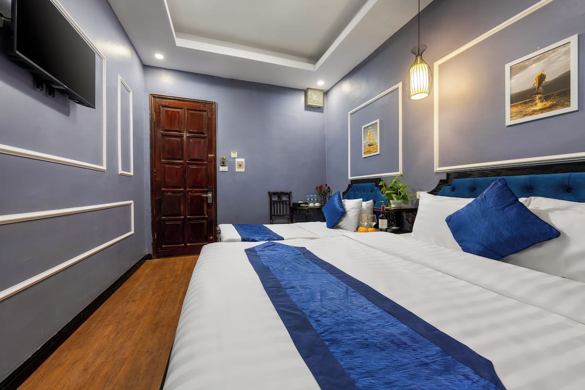 Minibar, desk, soundproofing, free WiFi