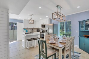 Dining - Luxury Hilton Head Townhome with pool and biking distance to beach (Hilton Head Island)