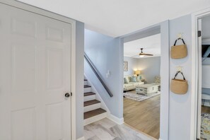 Interior - Luxury Hilton Head Townhome with pool and biking distance to beach (Hilton Head Island)