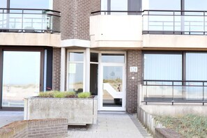 Apartment | Exterior - Apartment in Nieuwpoort Near Sandy Beaches (Nieuwpoort)