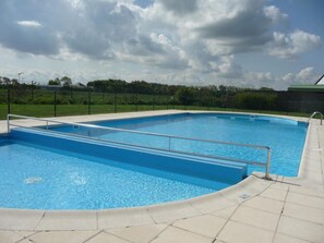 Apartment | Pool | Outdoor pool - Charming Waterside Getaway (Nieuwpoort)