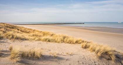 Charming Waterside Getaway