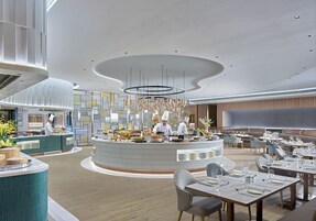 Daily buffet breakfast (HKD 218 per person)