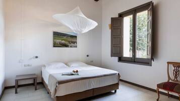 Apartment | 1 bedroom, individually furnished, bed sheets