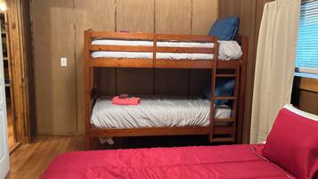 2 bedrooms, free WiFi, bed sheets