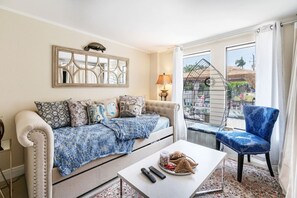 Una Smart TV, una chimenea