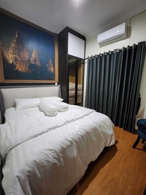 2 bedrooms, iron/ironing board, WiFi, bed sheets