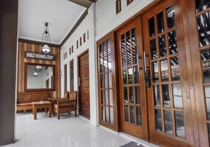 Exterior detail - Homey Cozy Friendly Family-sized house (Yogyakarta)
