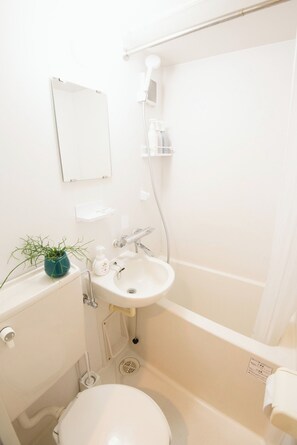 Hårføner og håndklær