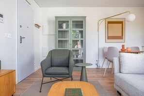 Télévision, chaîne hi-fi