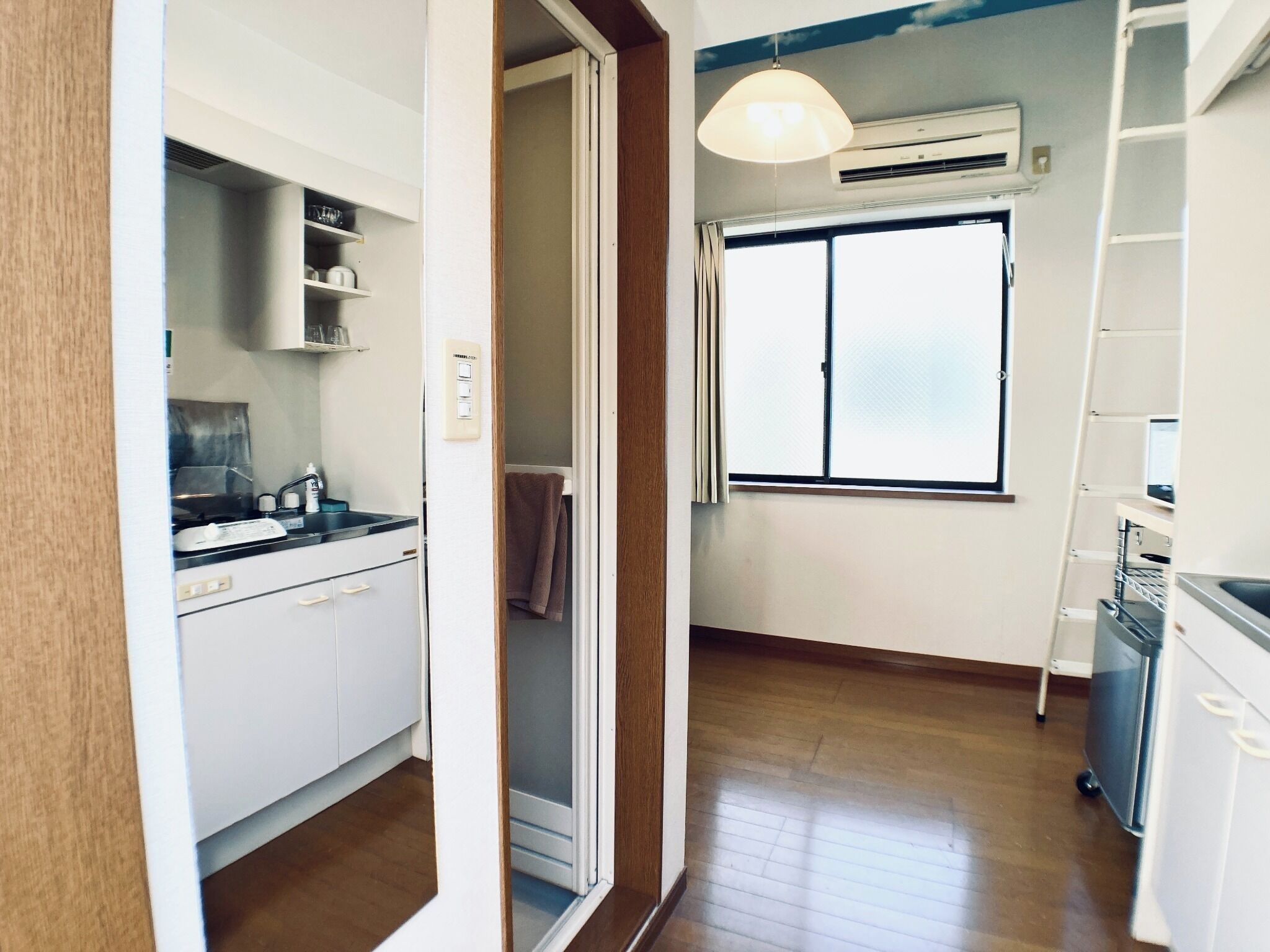 Fridge, microwave, stovetop, cookware/dishes/utensils