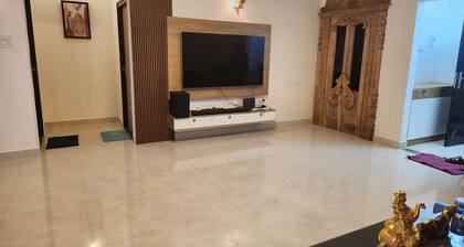 Fully professionally furnished 1200 sqft, 1 bed, 1 bath
back- IT SIPCOT/OMR area