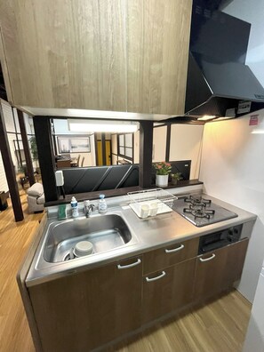 Fridge, microwave, stovetop, toaster - Grandioso Hatsudai Detached HouseGood access to S - Renovated 3DK old house / Shibuya-ku Tokyo (Shibuya-ku)