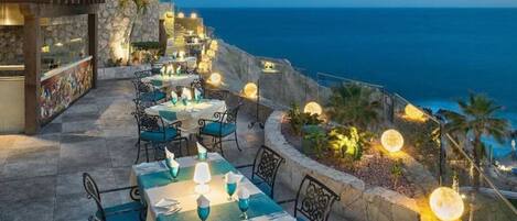 屋外ダイニングエリア