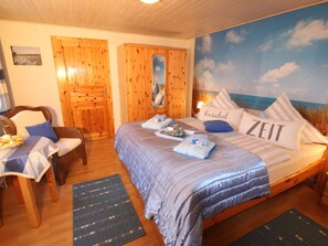 House | 2 bedrooms, individually furnished, iron/ironing board - Elke Luthje Modern Retreat (Hochdonn)