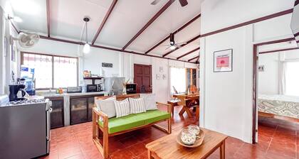 Casa Quixote - 3 Bed, AC, Steps to Town