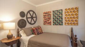 2 bedrooms, desk, iron/ironing board, WiFi