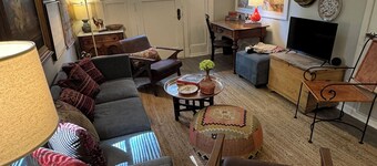 Chic Central Gardens Carriage House in heart of midtown Memphis