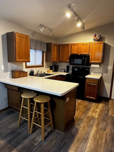 Spacious 3 bedroom home minutes away from Wisconsin Dells and Castle Rock Lake.