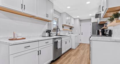 3 Bedroom Edgebrook Ranch Escape