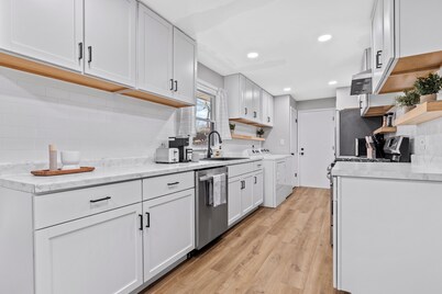 3 Bedroom Edgebrook Ranch Escape