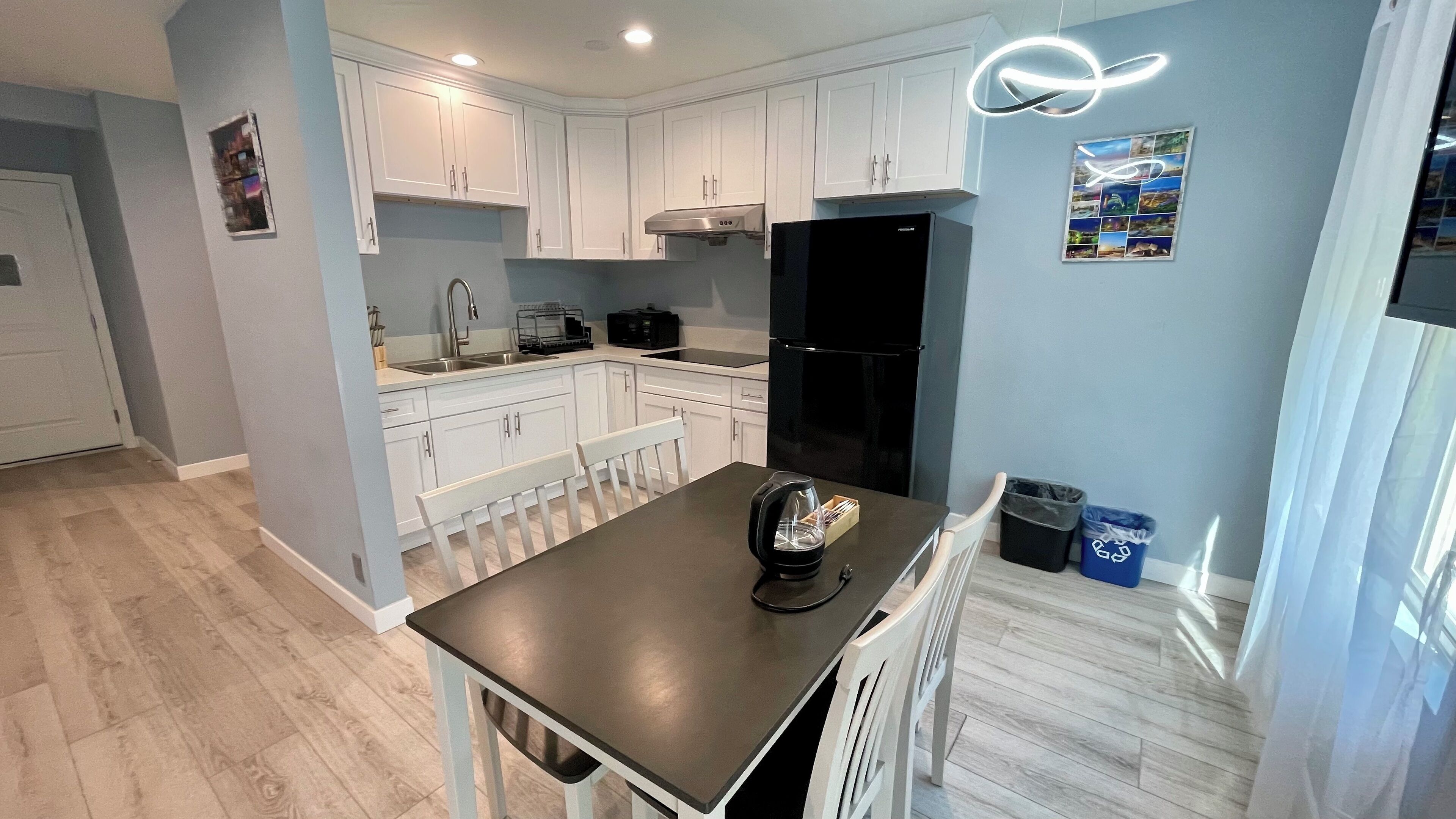 Premier Studio, 1 King Bed with Sofa bed, Non Smoking, Kitchen | Private kitchen