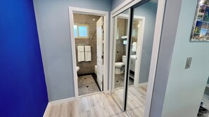 Estudio Deluxe, 1 cama de matrimonio grande con sofá cama, no fumadores, cocina | Cortinas opacas, tabla de planchar con plancha, wifi gratis